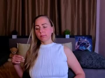 alicewonderkiss on chaturbate