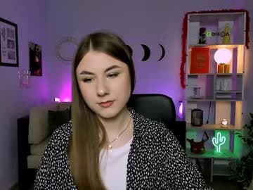 alma_rune on chaturbate