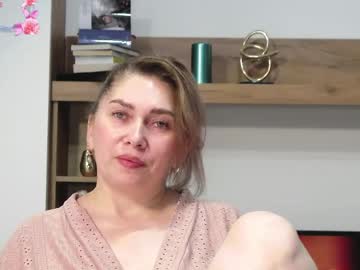 anna_glamlovely on chaturbate