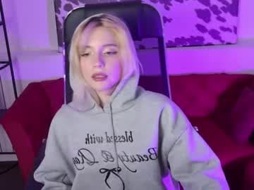 aurorawrenfield live cam on chaturbate