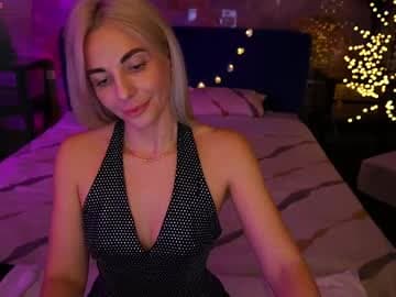 Bella💜 on chaturbate