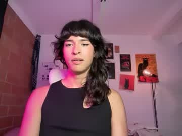 Bella Bloom on chaturbate