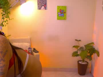 FLORAA on chaturbate