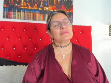 carolinacrus01 on chaturbate