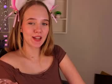 Casey_sweeet GMT+2 on chaturbate