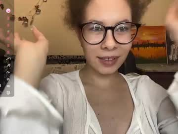 claralipinski on chaturbate