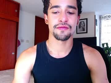ekhtyr11 live cam on chaturbate