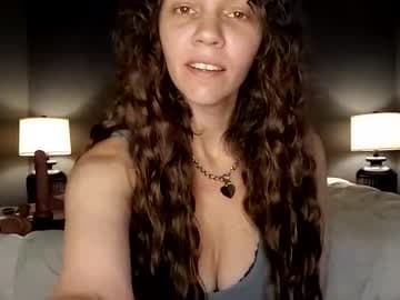 honeyhive_4u live cam on chaturbate