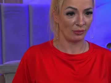 izabelle_02 live cam on chaturbate