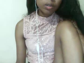 joliekah27 on chaturbate
