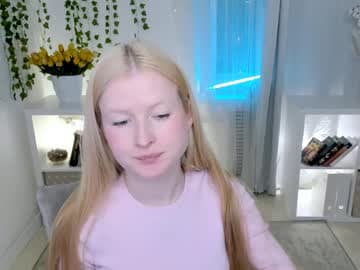 laly_peach on chaturbate