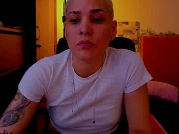 laura_r23 live cam on chaturbate