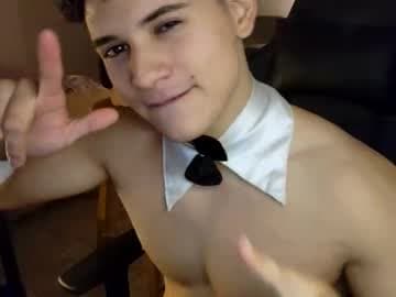 lilhotnando live cam on chaturbate