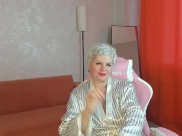 linda_zefir live cam on chaturbate