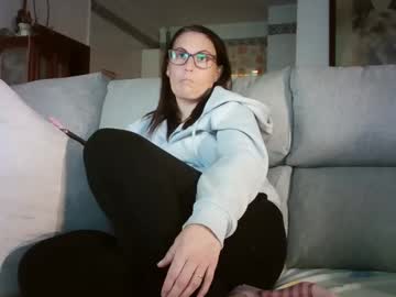 lolahueso on chaturbate