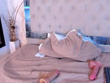 lunna__tylor live cam on chaturbate