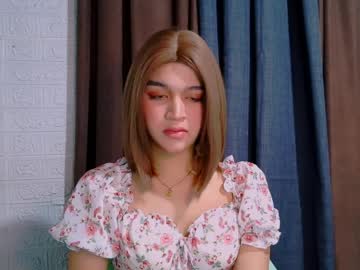 lux_white on chaturbate