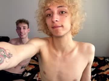 mooncaster_ live cam on chaturbate