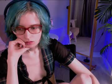 nika_miu on chaturbate