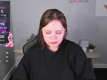 pauline_moore on chaturbate