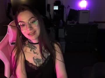 petal_dust_ on chaturbate