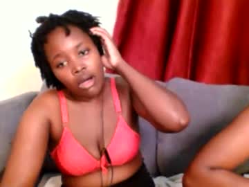 petite_queen001 on chaturbate