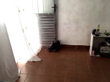 petitecurlybrunette on chaturbate