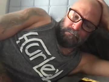 pleasesitonmycock on chaturbate