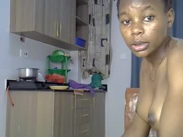 prettycoco_ on chaturbate