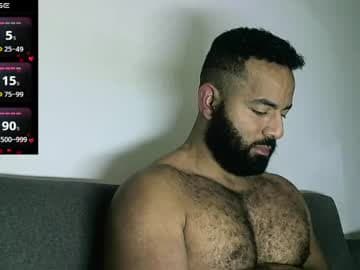 roa32sebas live cam on chaturbate