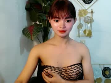 sensational_yeng live cam on chaturbate