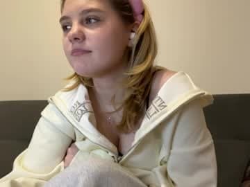 sharriheibult live cam on chaturbate