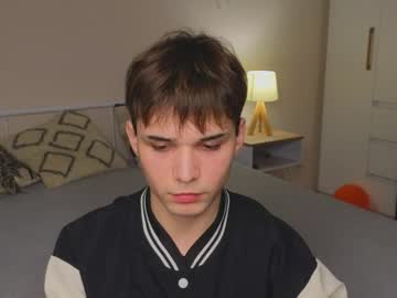 simonboy592 on chaturbate