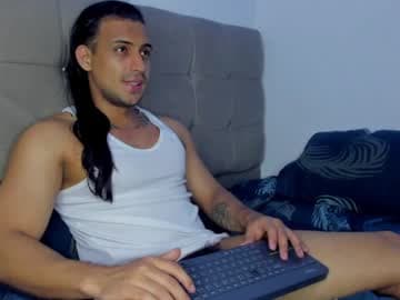 thomas__wayne live cam on chaturbate