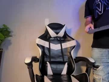 valetino_stonee live cam on chaturbate