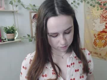veryveryvery_shy live cam on chaturbate